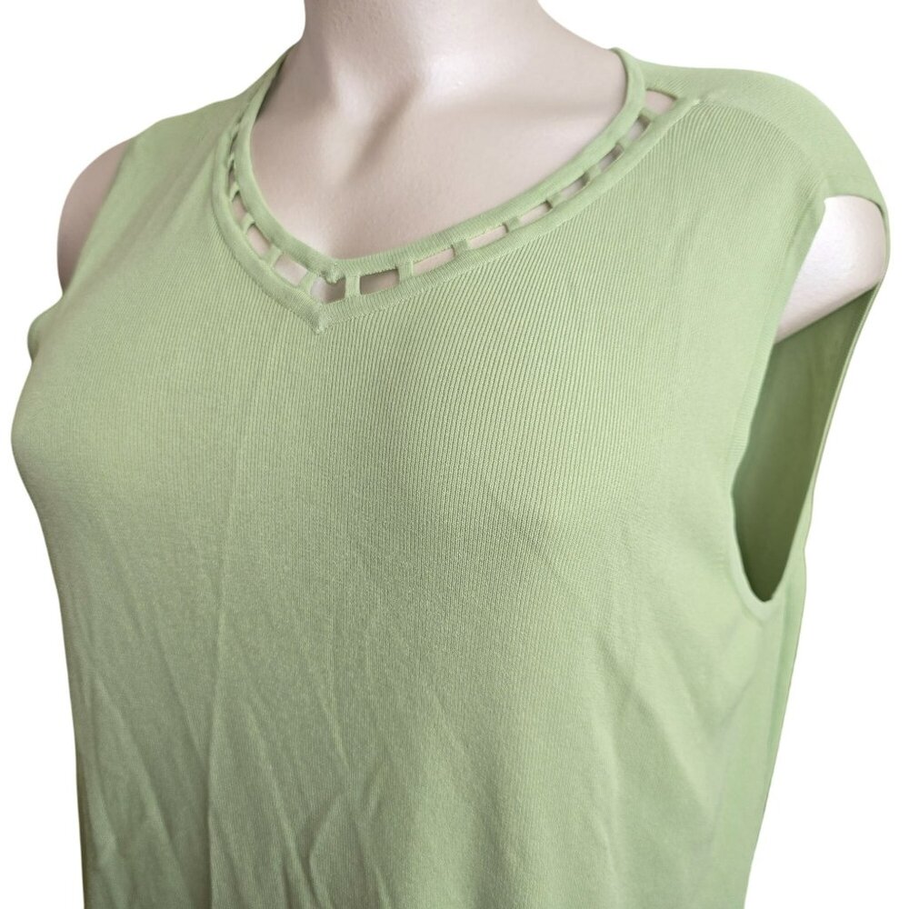 Maggie Barnes Womens Plus Size 3X Sleeveless Green Knit Top Cut-Out Neck JJ4086